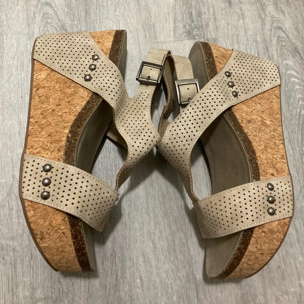 Sugar Women's Beige Wedge Sandals Size 7.5 M